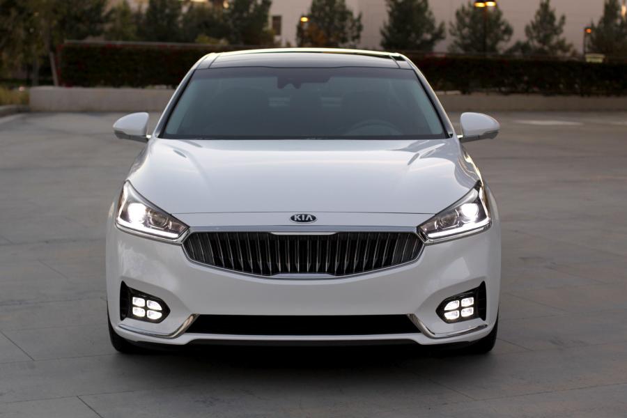  Kia Cadenza (YG) 2016 года  (NA) (фото 15 из 41)